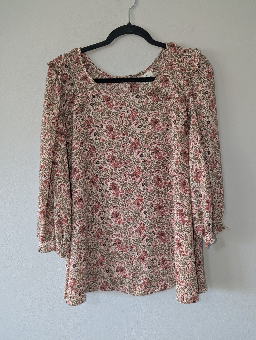 1X NWT Max Studio Paisley Print Ruffle Trim Top